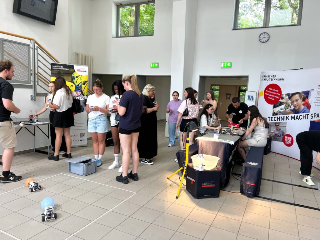 The 10 Best Cornhole Boards of 2024, HGTV Top Picks | HGTV